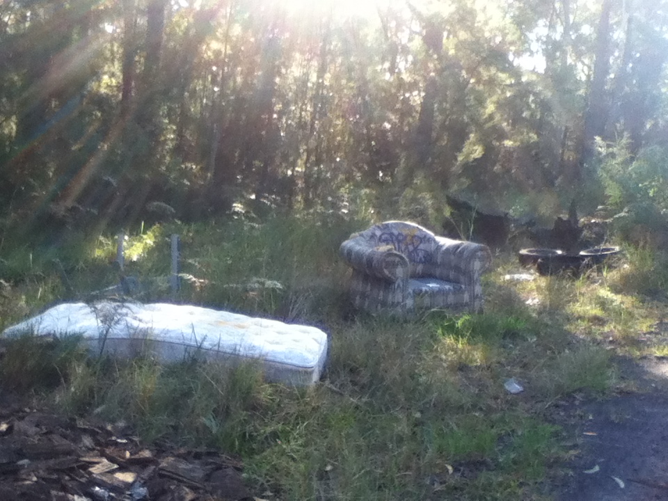 Information about "IMG_9719.JPG" on jervis bay's illegal dumping